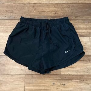 Nike Tempo shorts - Size L - black